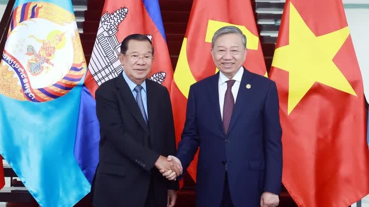 Top leaders of Vietnamese, Cambodian Parties meet in Ho Chi Minh City