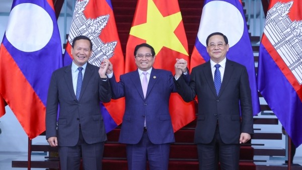 Prime Minister of Vietnam, Lao and Cambodian meet in HCM City
