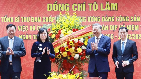 General Secretary To Lam urges  health sector to conduct reforms removing bottlenecks
