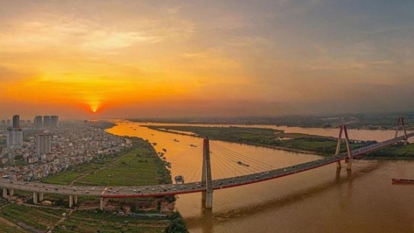 Hanoi to build three bridges crossing the Red River