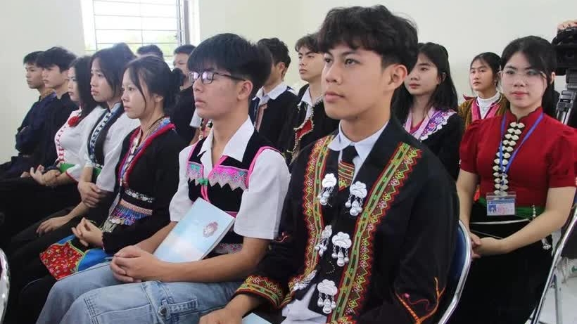 Dien Bien students study Russian language, culture
