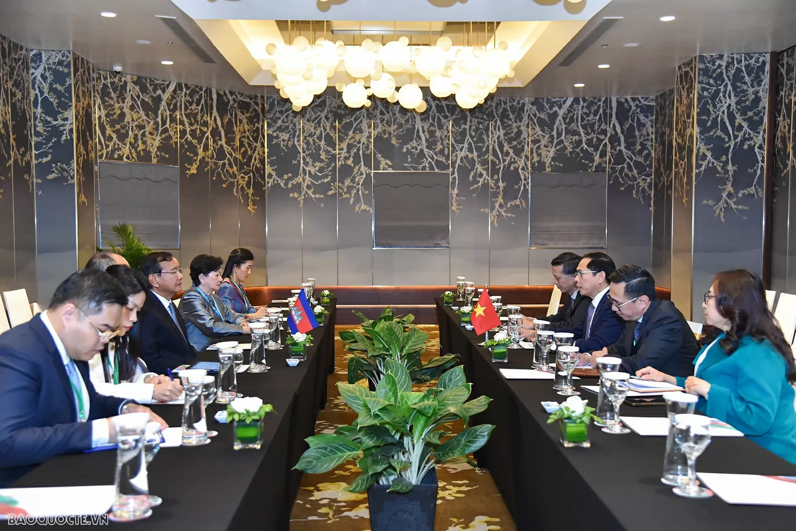 Vietnam, Cambodia Deputy PMs committed to strengthening mutual trust, solidarity, and close cooperation