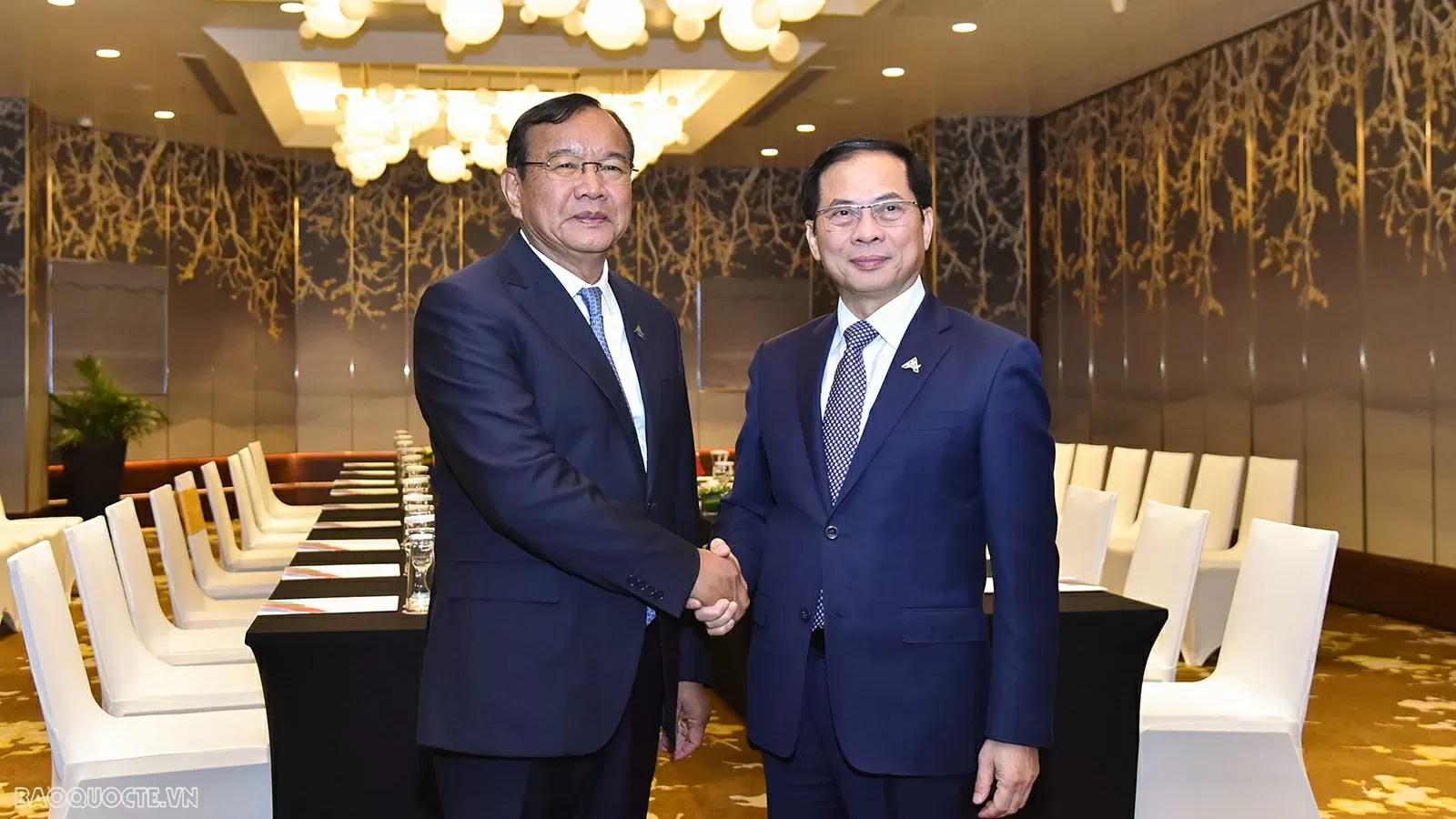 Vietnam, Cambodia Deputy PMs committed to implementing Parties' agreements