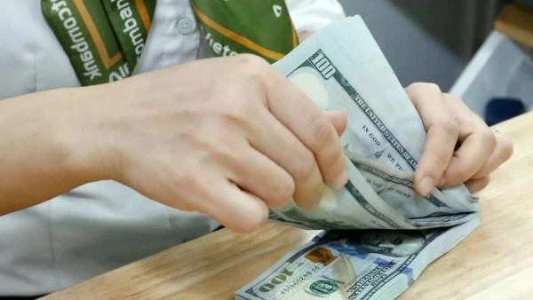 Reference exchange rate for the US dollar at 24,668 VND/USD on February 26, up 12 VND