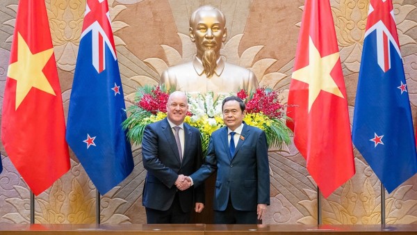 NA Chairman Tran Thanh Man welcomes New Zealand Prime Minister Christopher Luxon in Hanoi