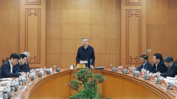 General Secretary To Lam chairs a meeting on preparing 14th National Party Congress draft documents