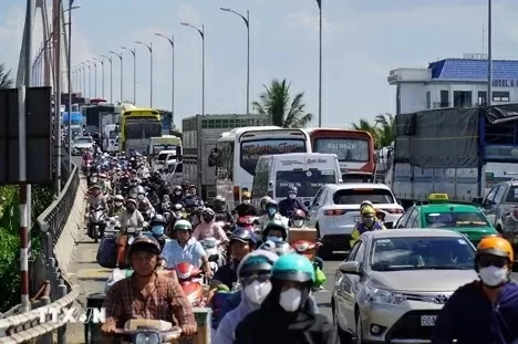 The Government has urged ministries and localities to review and amend legal loopholes causing excessive congestion. (Photo: VNA) The Government has urged ministries and localities to review and amend legal loopholes causing excessive congestion. (Photo: VNA)