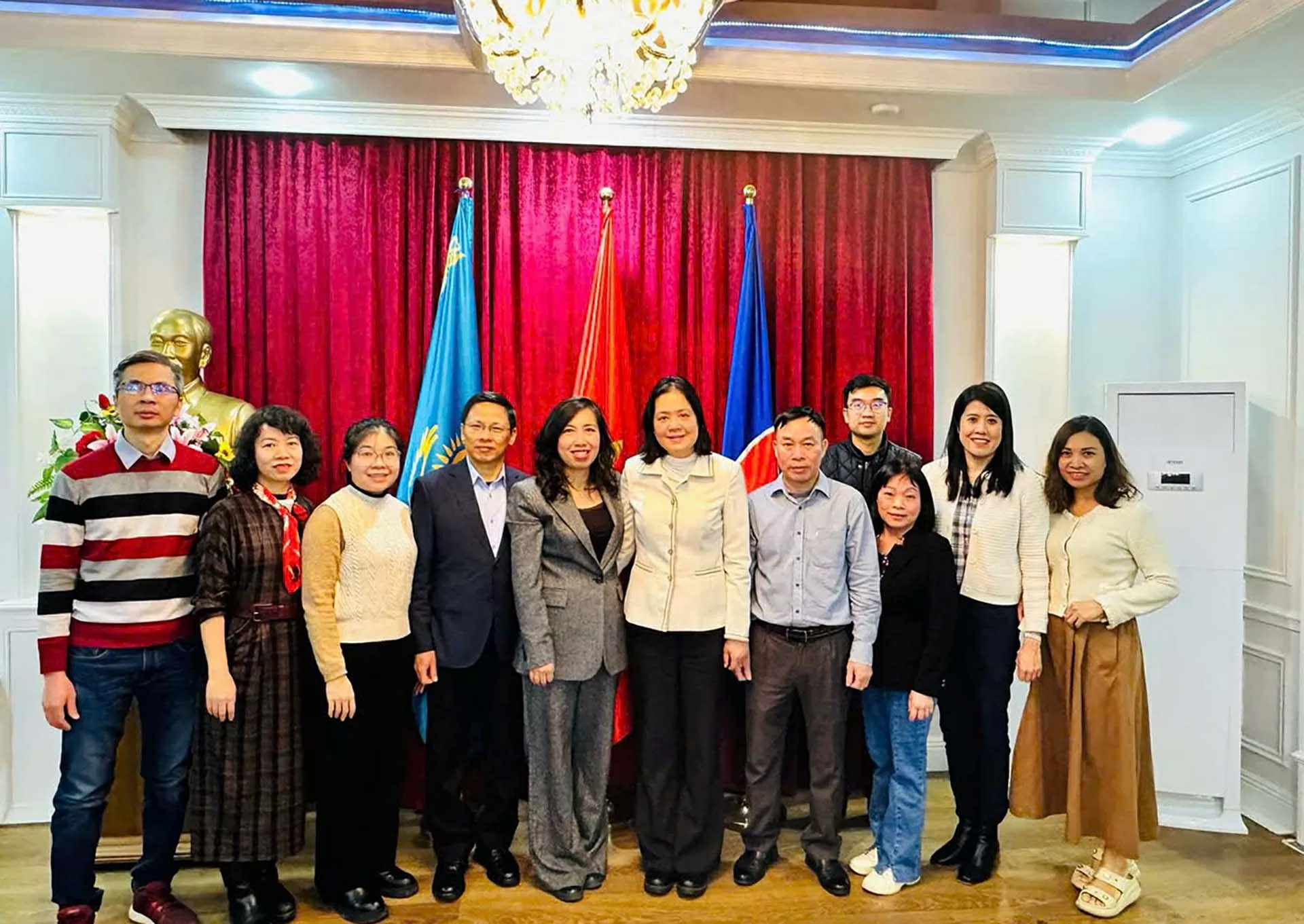 Vietnam, Kazakhstan officials hold political consultation