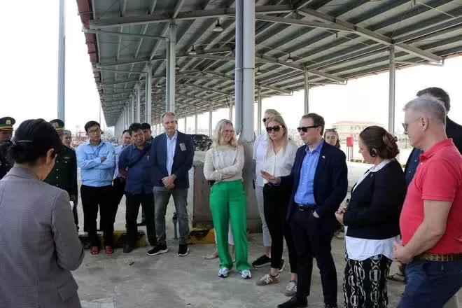 Danish lawmaker praises Vietnam’s vessel monitoring system, seafood quality Danish lawmaker praises Vietnam’s vessel monitoring system, seafood quality