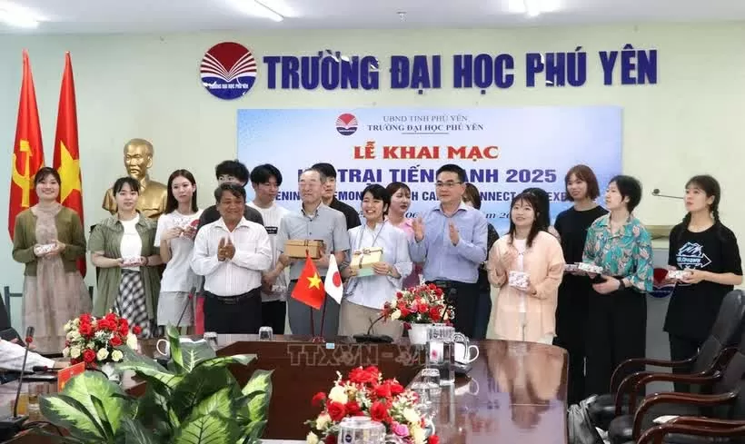 Vietnamese, Japanese students connect through English camp
