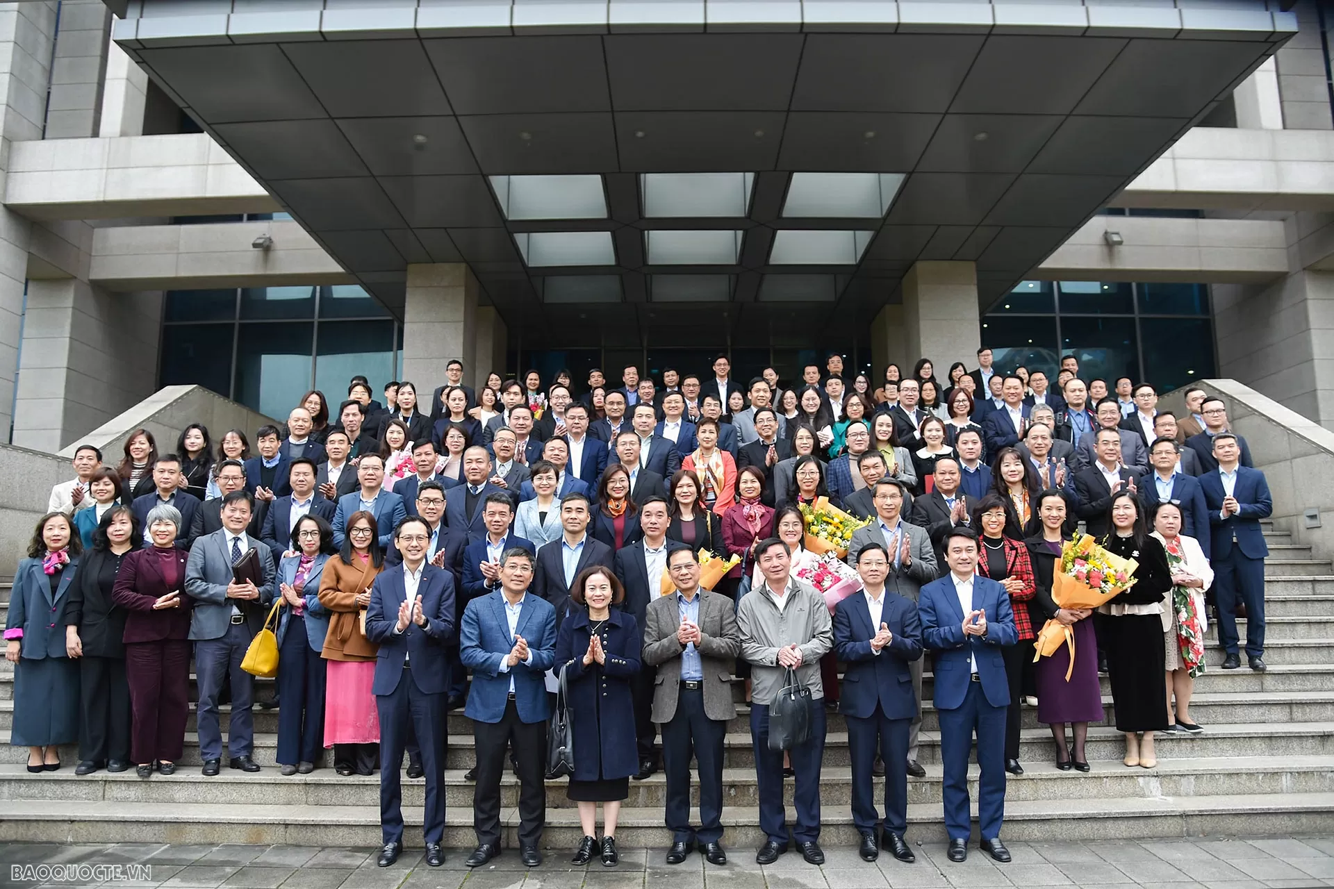 Deputy PM, FM Bui Thanh Son chaired conference to announce decisions on personnel affairs of the Ministry of Foreign Affairs.
