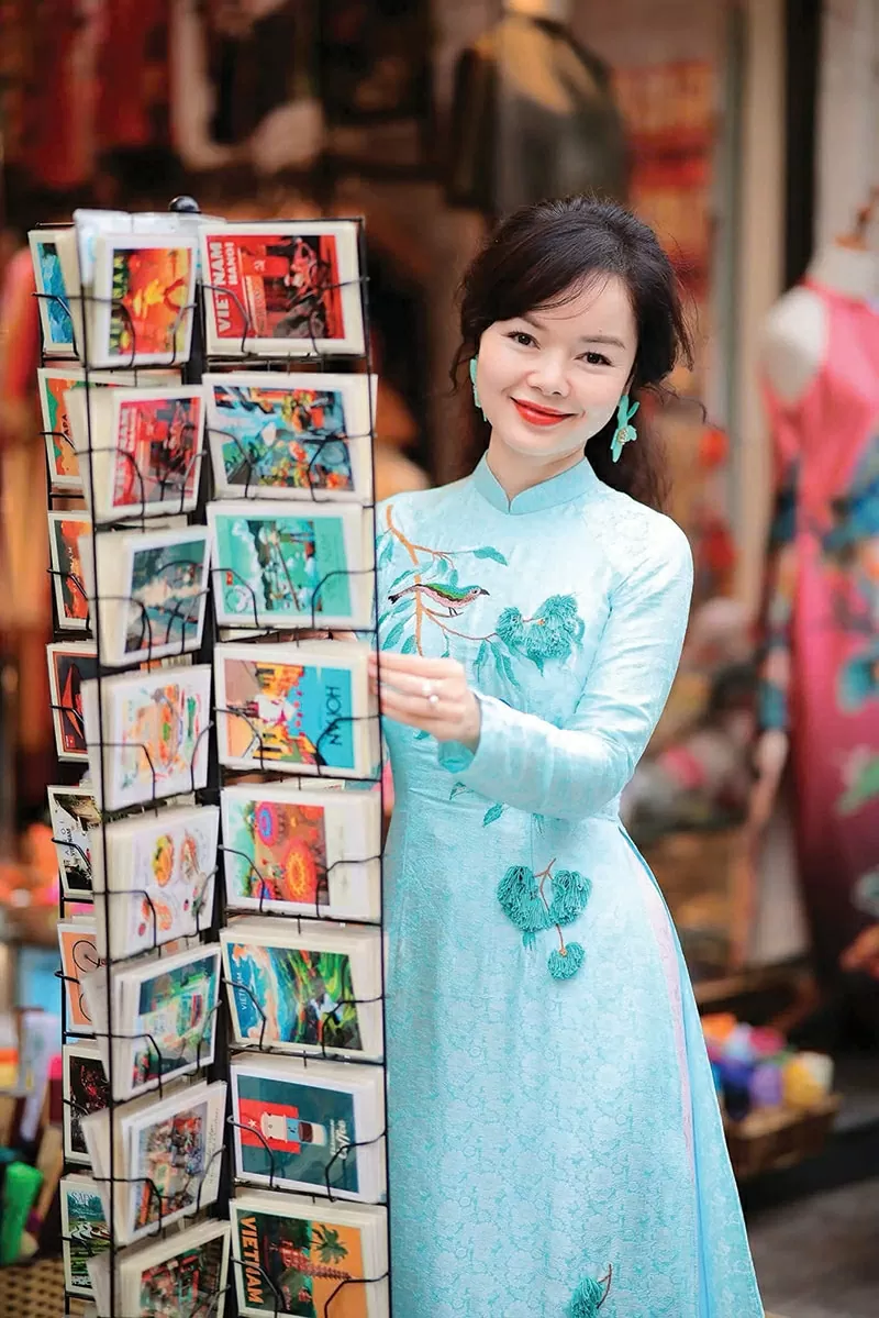 Dịch giả, chuyên gia giáo dục và nhà hoạt động xã hội Tổng Liên Anh: Để cái ĐẸP dẫn lối Dịch giả, chuyên gia giáo dục và nhà hoạt động xã hội Tổng Liên Anh: Để cái ĐẸP dẫn lối
