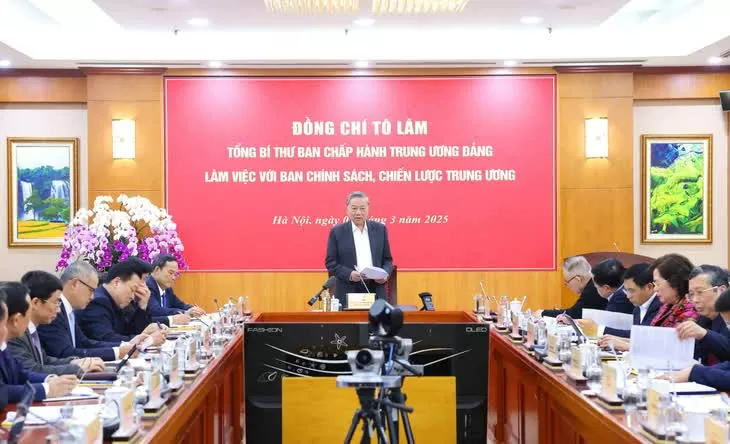 Vietnam needs clear strategy for private economic development, eliminating all misconceptions: Party chief To Lam Vietnam needs clear strategy for private economic development, eliminating all misconceptions: Party chief To Lam