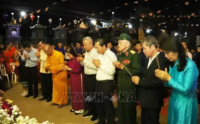 At the grand requiem at Phat Tich Pagoda in Vientiane on March 6 (Photo: VNA) At the grand requiem at Phat Tich Pagoda in Vientiane on March 6 (Photo: VNA)