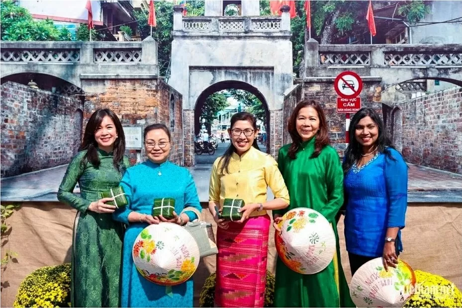 Bringing women participate and lead in the digital era