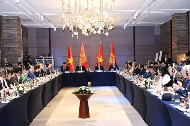 Kyrgyz Prime Minister Adylbek Kasymaliev meets with Vietnamese business community Kyrgyz Prime Minister Adylbek Kasymaliev meets with Vietnamese business community