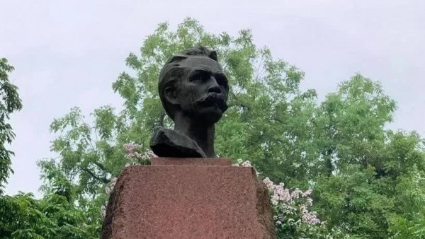 Vietnam and Cuba pay tribute to hero José Martí Pérez