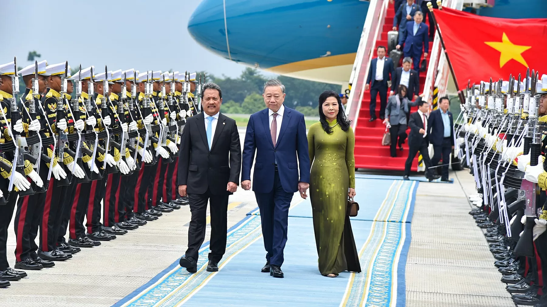 Party chief begins visits to Indonesia, ASEAN Secretariat