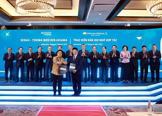 Party General Secretary To Lam attends launch of Vietnam Airlines’ HCM City – Bali direct route