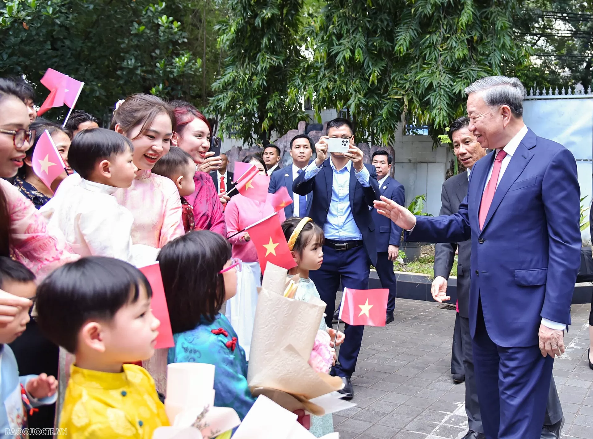 Party chief begins visits to Indonesia, ASEAN Secretariat