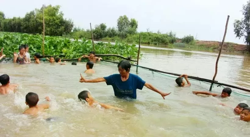 Mekong Delta woman saves lives for decades with free swimming lessons