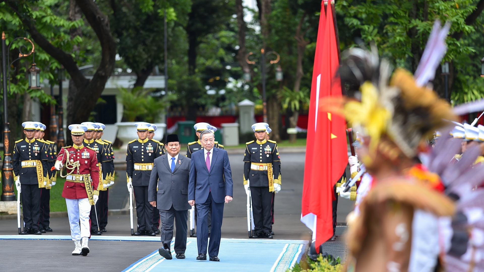 Welcome ceremony held for General Secretary To Lam in Jakarta