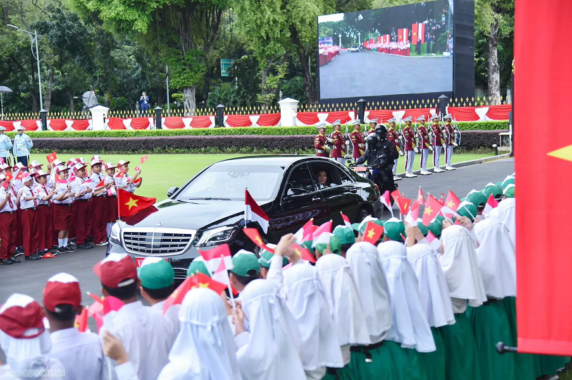 Welcome ceremony held for General Secretary To Lam in Jakarta