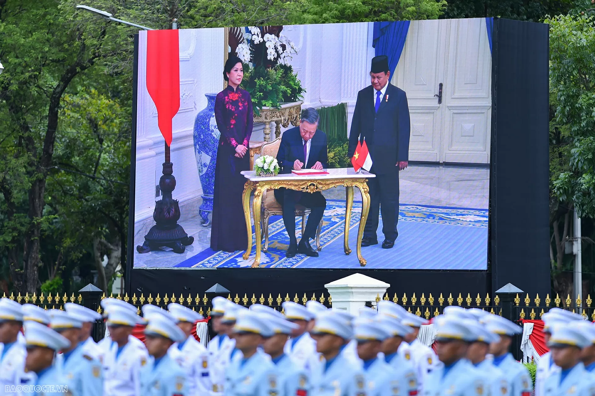 Vietnam, Indonesia leaders hold talks, elevating ties to comprehensive strategic partnership Vietnam, Indonesia leaders hold talks, elevating ties to comprehensive strategic partnership