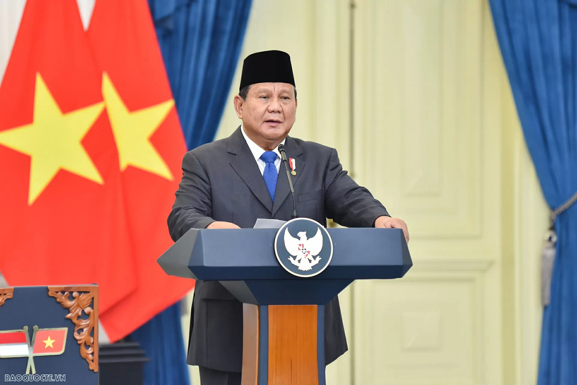 Vietnam, Indonesia top leaders co-chair press meeting, informing outcomes of their talks