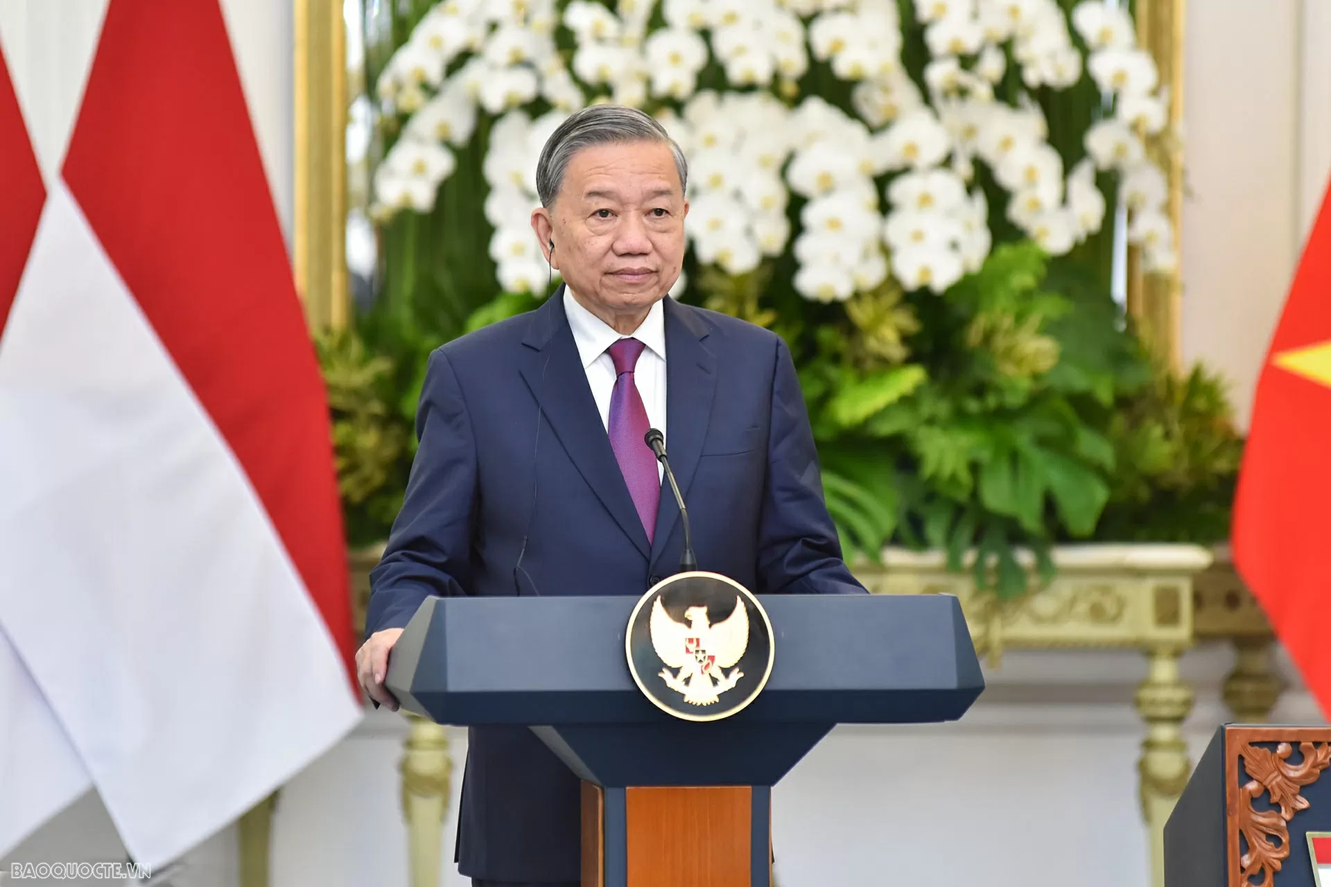 Vietnam, Indonesia top leaders co-chair press meeting, informing outcomes of their talks