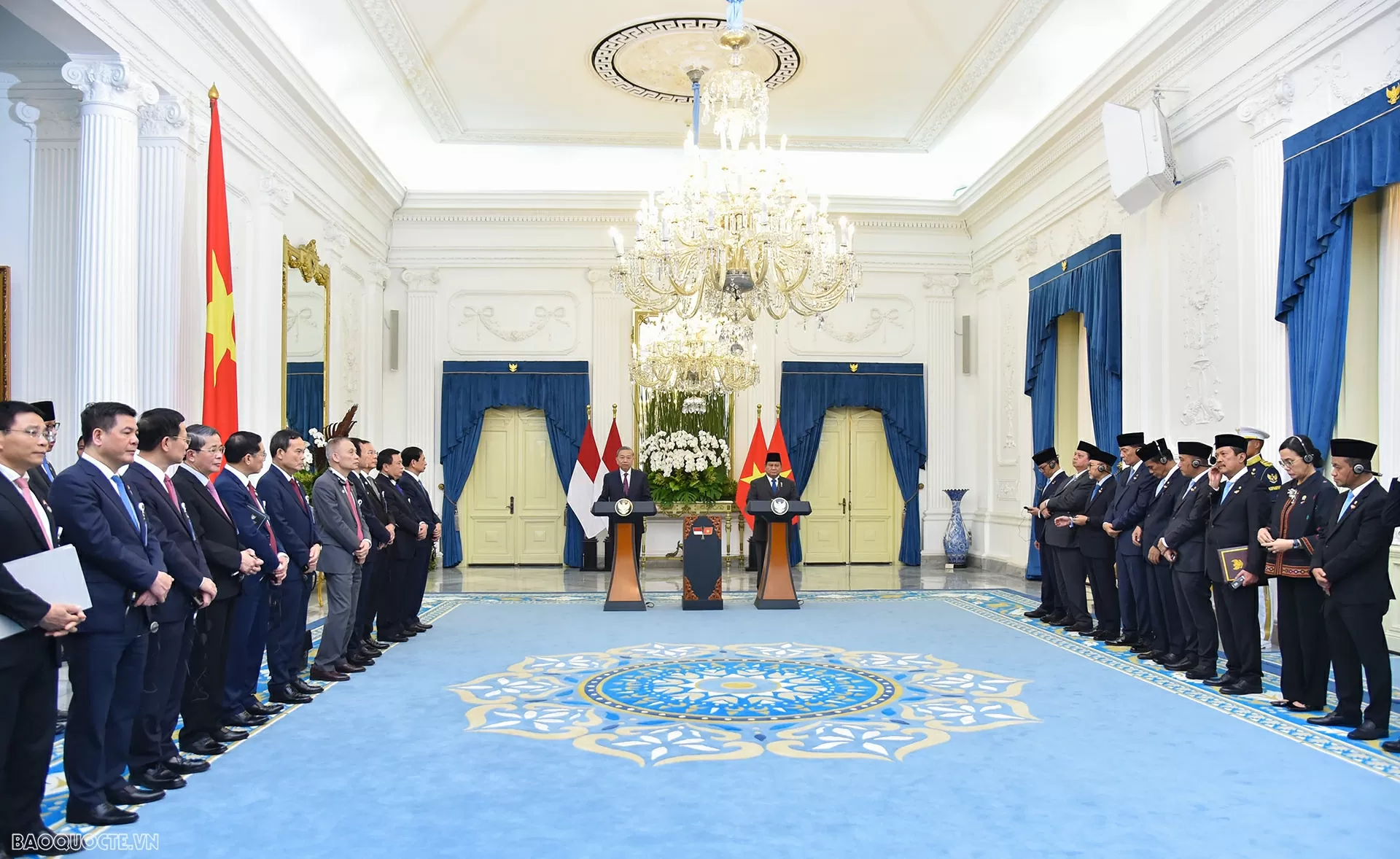 Vietnam, Indonesia top leaders co-chair press meeting, informing outcomes of their talks