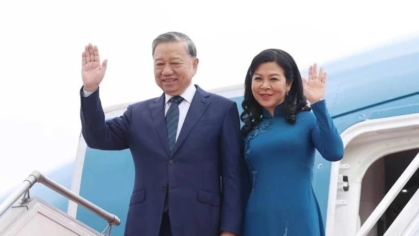 General Secretary To Lam begins official visit to Singapore