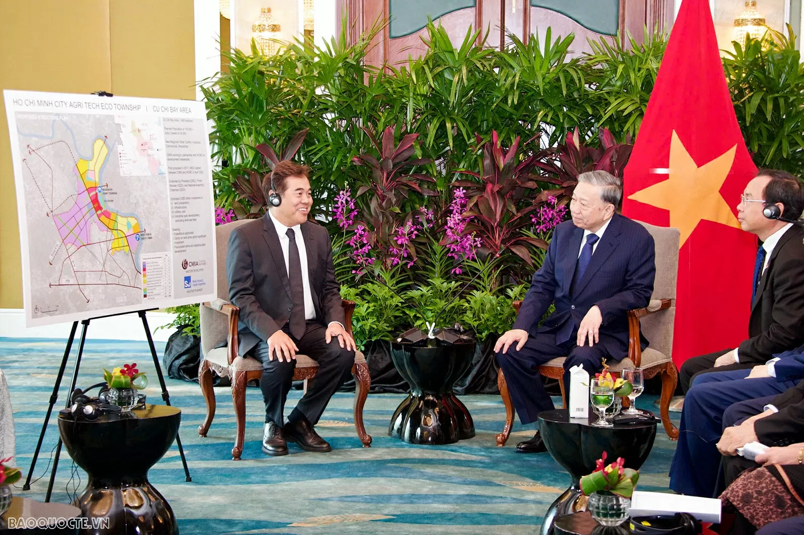 General Secretary To Lam receives leaders of outstanding firms in Singapore General Secretary To Lam receives leaders of outstanding firms in Singapore