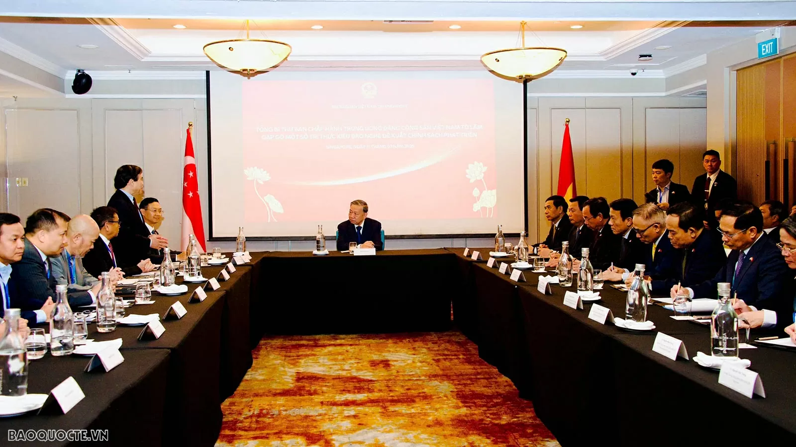 General Secretary To Lam meets with overseas Vietnamese intellectuals in Singapore