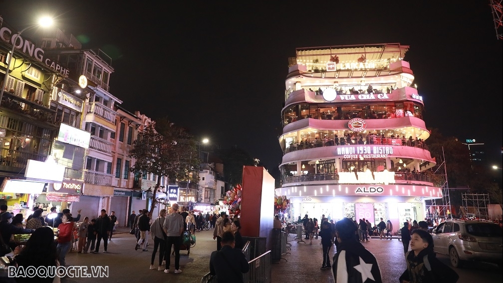 Hanoi to renovate Hoan Kiem Lake area for park development