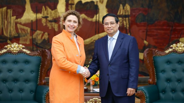 PM Pham Minh Chinh receives Vice President of  EIB on the signing of new-generation ODA loans