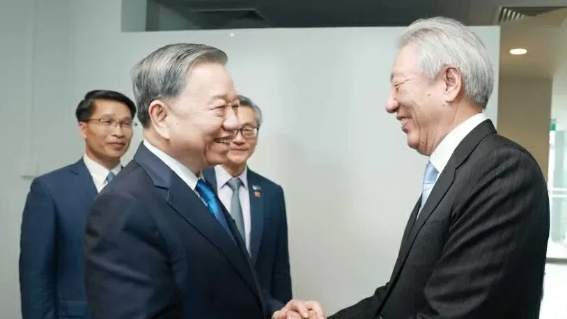 General Secretary To Lam receives Singaporean Senior Minister Teo Chee Hean