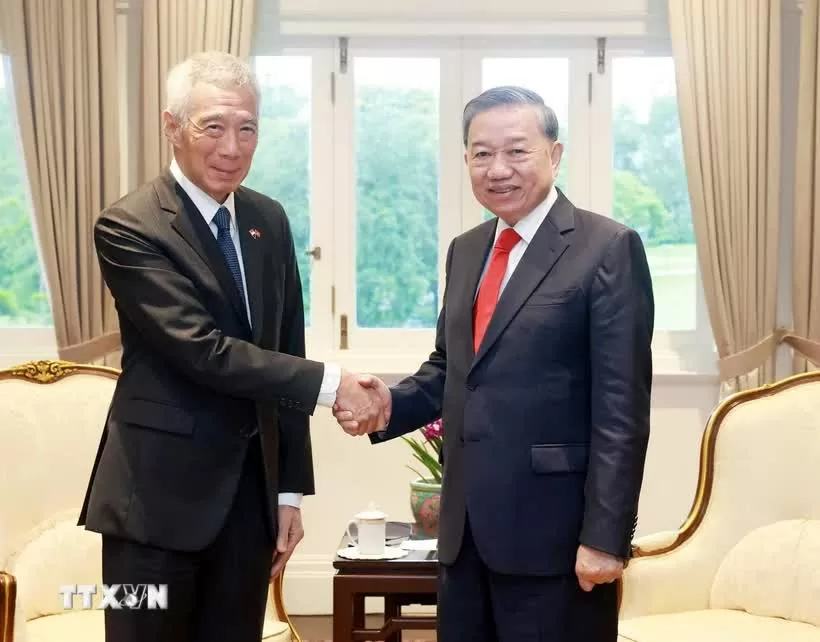 General Secretary To Lam meets former Singaporean Prime Minister