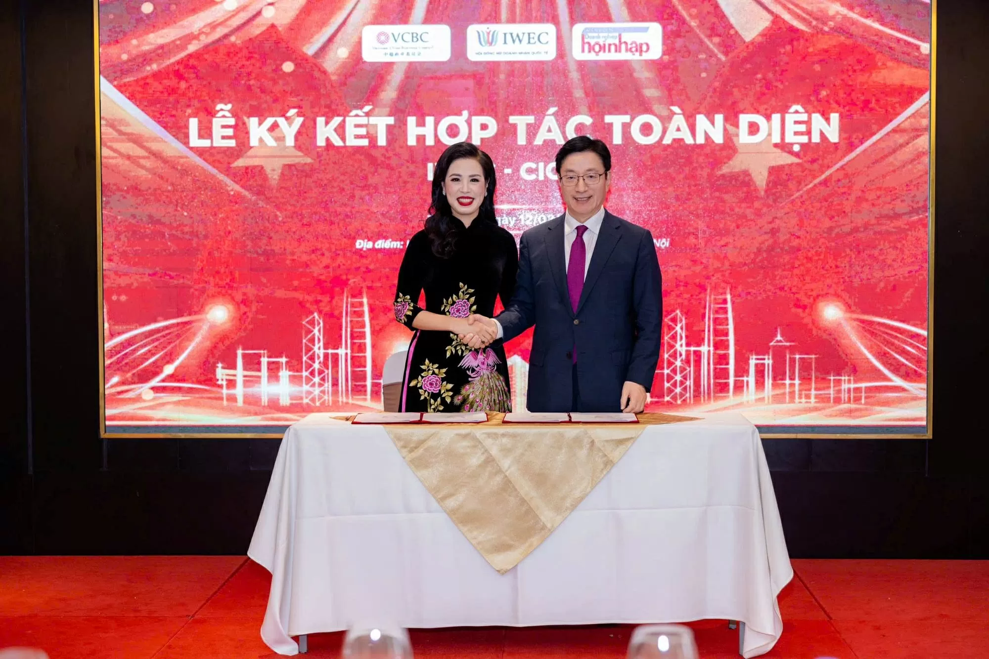 Empowering businesswomen in the new era Empowering businesswomen in the new era