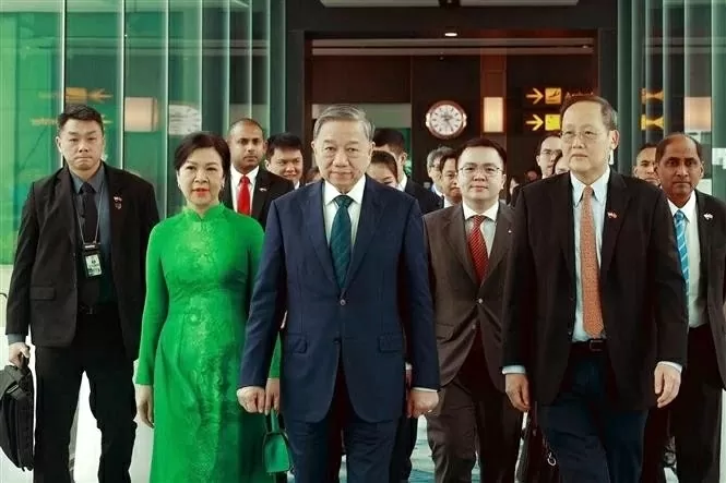 General Secretary To Lam wraps up official visit to Singapore General Secretary To Lam wraps up official visit to Singapore