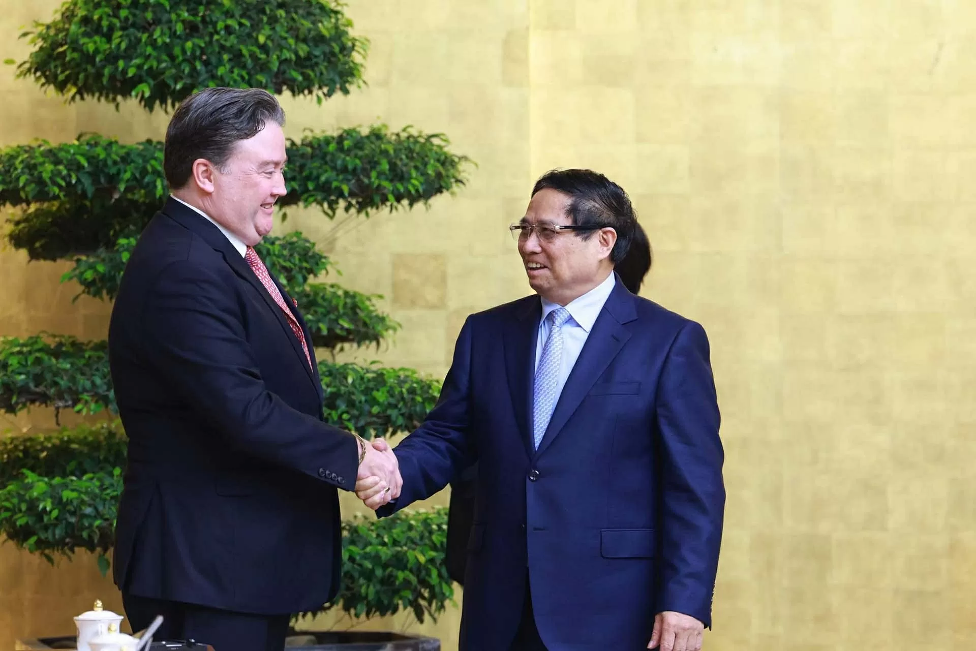 PM Pham Minh Chinh receives US Ambassador Marc Evans Knapper