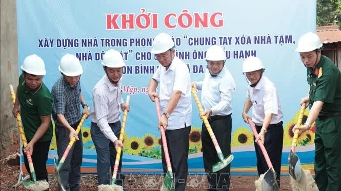 Binh Phuoc builds new houses for disadvantaged people in border district