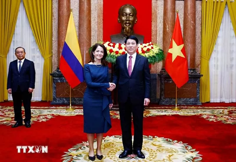 President Luong Cuong welcomes  Ambassadors of Greece, Colombia, Panama, and six other non-resident Ambassadors