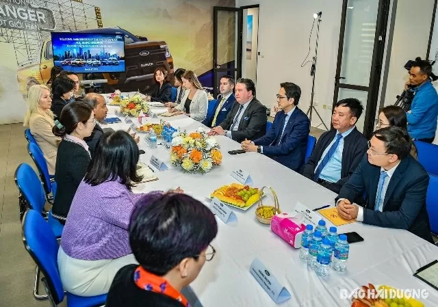 Hai Duong Party Secretary Tran Duc Thang receives U.S. Ambassador Marc E. Knapper