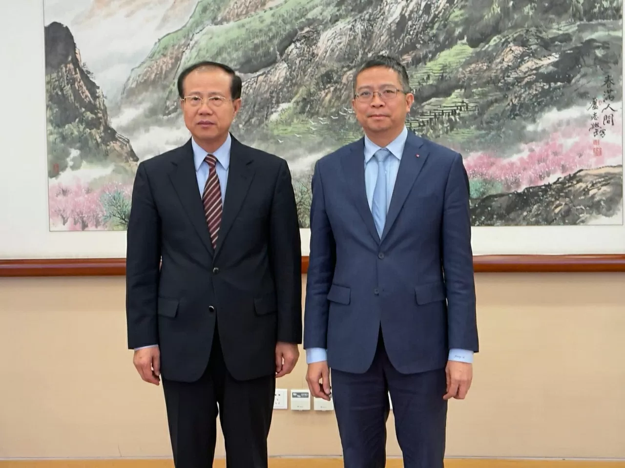Promoting effective cooperation between Vietnamese legislature and  China's NPC: Ambassador