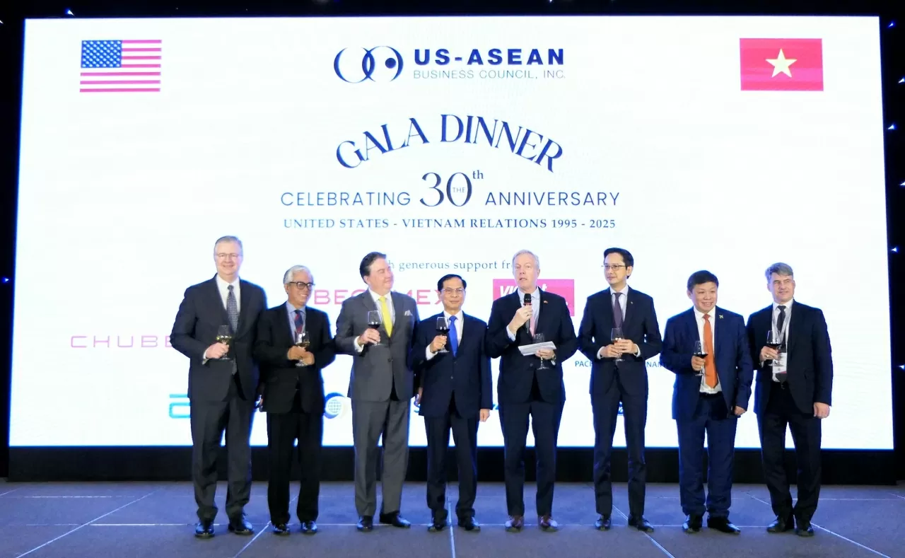 Gala Dinner celebrating 30th anniversary of Vietnam-U.S. relations: Enhancing Comprehensive Strategic Partnership Gala Dinner celebrating 30th anniversary of Vietnam-U.S. relations: Enhancing Comprehensive Strategic Partnership