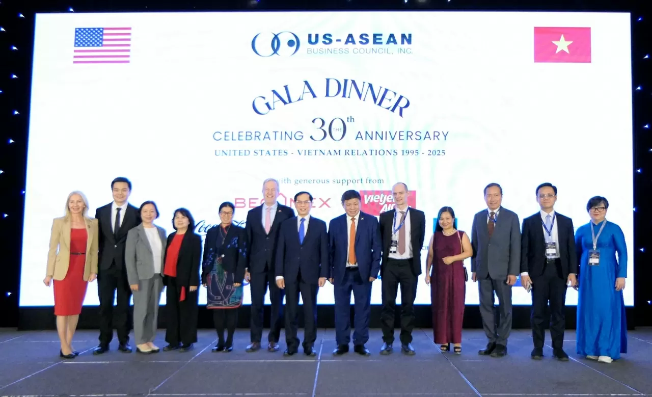 Gala Dinner celebrating 30th anniversary of Vietnam-U.S. relations: Enhancing Comprehensive Strategic Partnership Gala Dinner celebrating 30th anniversary of Vietnam-U.S. relations: Enhancing Comprehensive Strategic Partnership