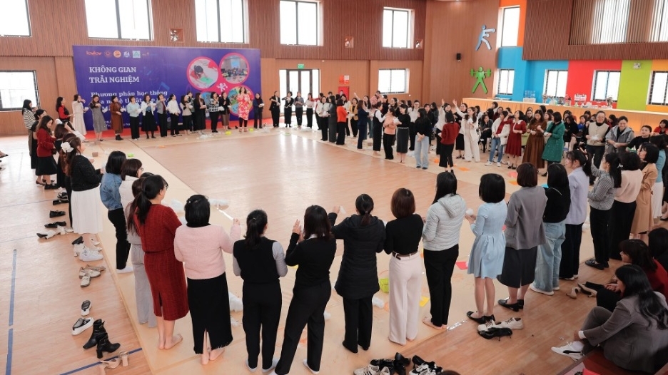 Connecting 300 schools in Hanoi and Thai Nguyen through the art-based learning workshop
