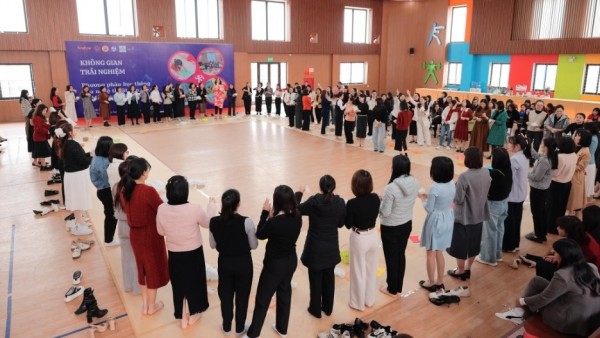 Connecting 300 schools in Hanoi and Thai Nguyen through the art-based learning workshop