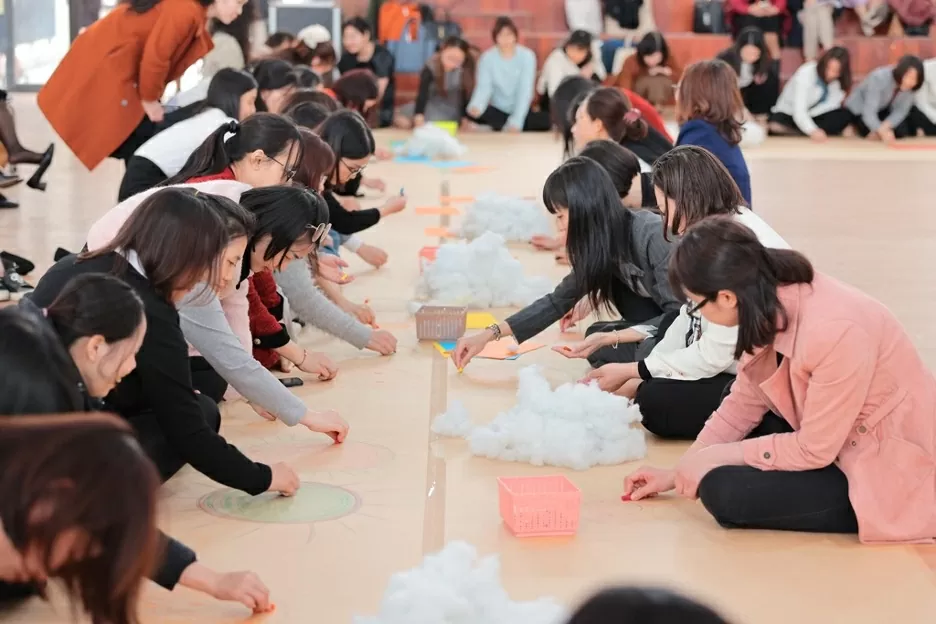 Connecting 300 schools in Hanoi and Thai Nguyen through the art-based learning workshop